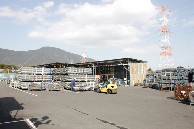 建設資材及び付属資材の販売及びリース業